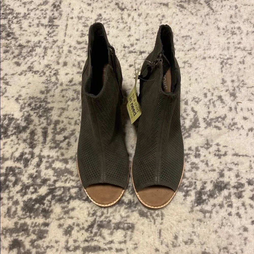 Tom's Shoes